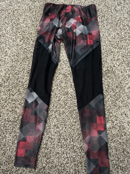 Onzie Black and Red Geometric Mesh Panel Leggings - Picture 2 of 4